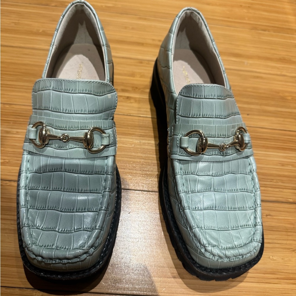 Intentionally blank mint loafer